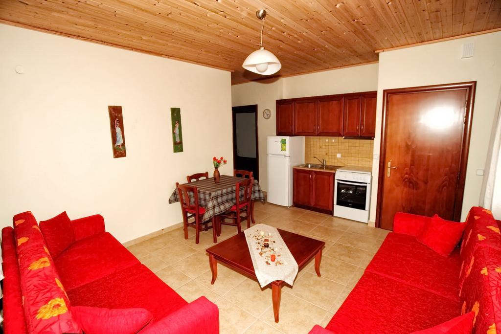 Traditional Apartments Tsikrikonis Mirtofiton Esterno foto