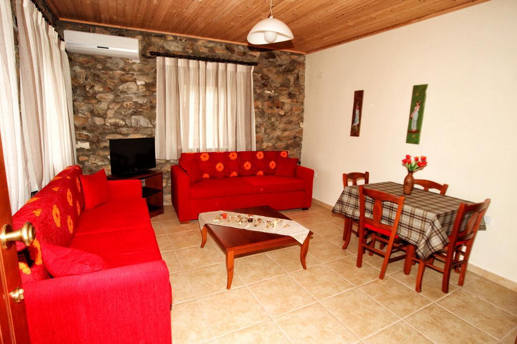 Traditional Apartments Tsikrikonis Mirtofiton Esterno foto