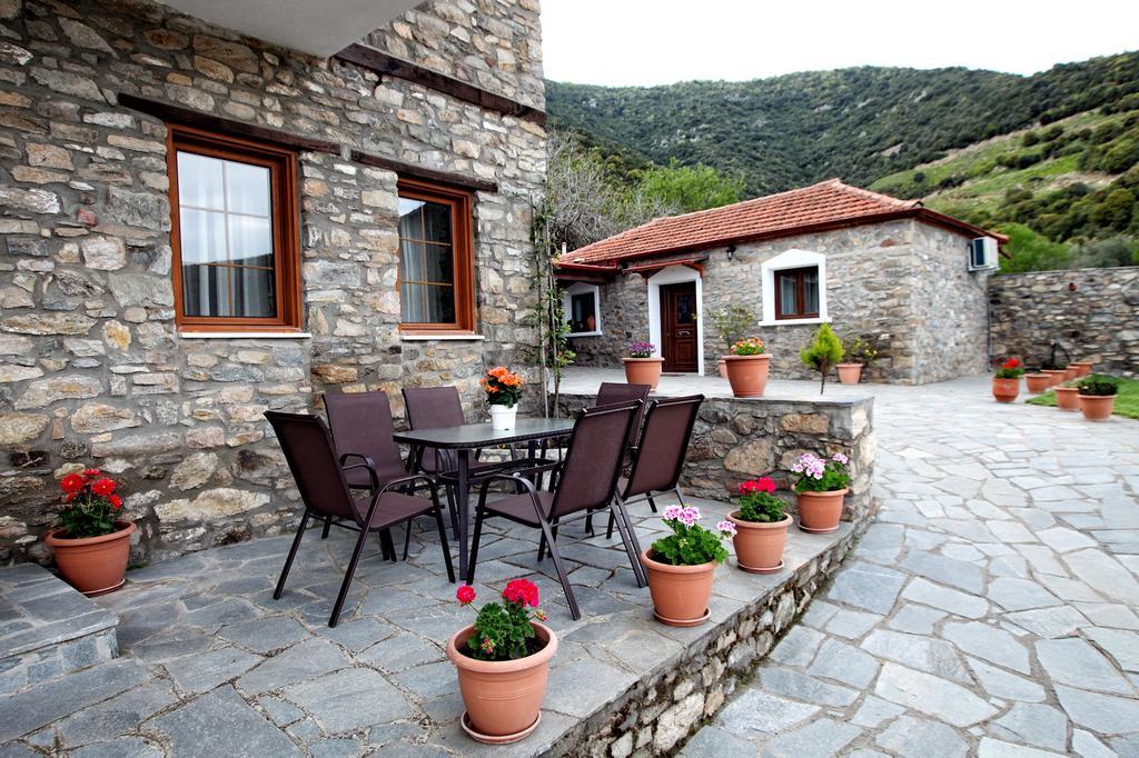 Traditional Apartments Tsikrikonis Mirtofiton Esterno foto