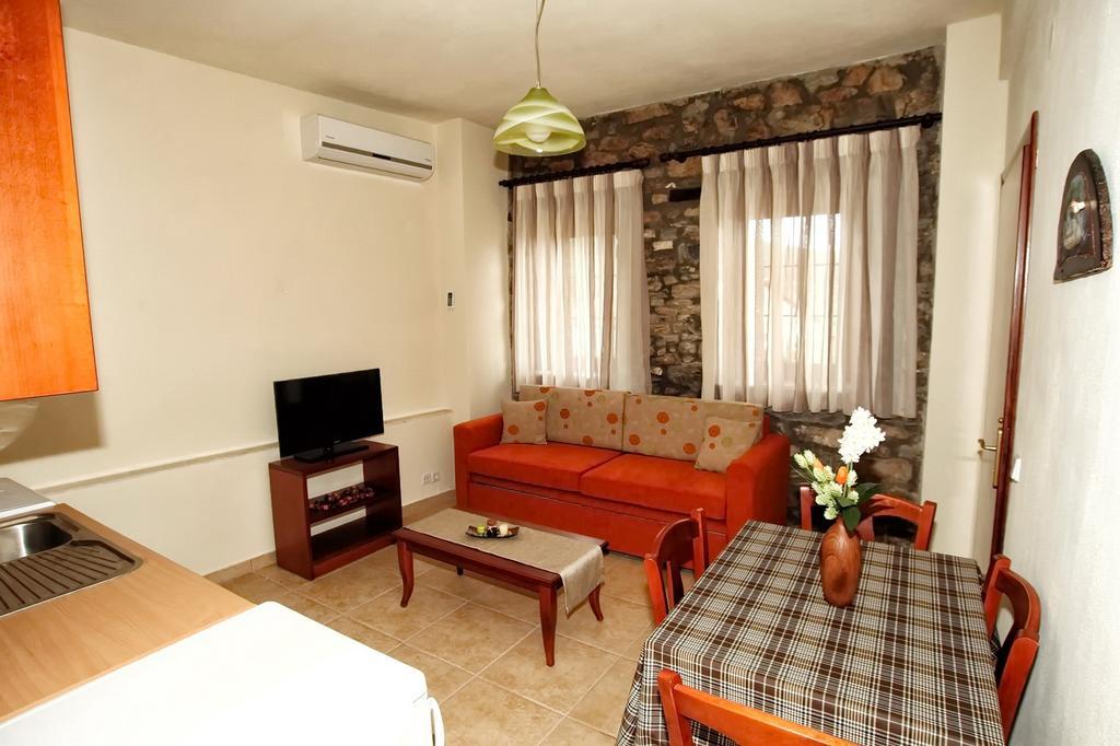 Traditional Apartments Tsikrikonis Mirtofiton Esterno foto